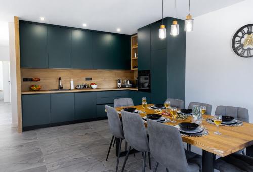 Holiday Home Nena I Pet-friendly retreat with private pool, near Šibenik (Holiday Home Nena I Pet-friendly retreat with private pool, near Sibenik) in Stankovci