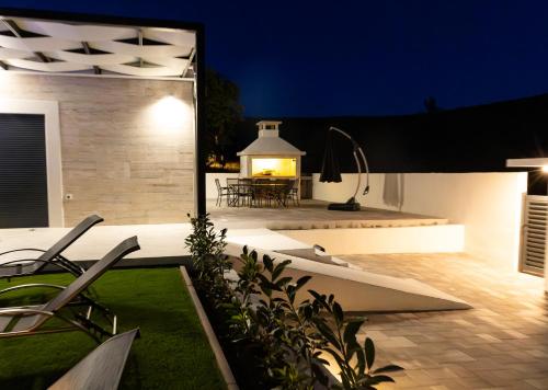Holiday Home Nena I Pet-friendly retreat with private pool, near Šibenik (Holiday Home Nena I Pet-friendly retreat with private pool, near Sibenik) in Stankovci