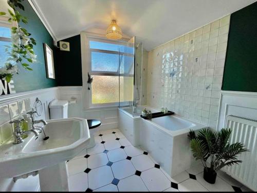 Contractors, Long stay,WI-Fl, Garden, parking, Chelmsford (photo 2)