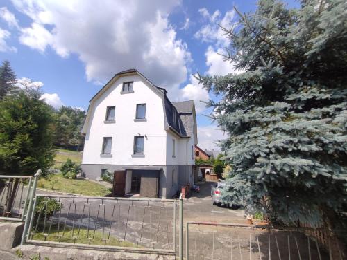 FerienHaus "Grimberg" & großes Grundstück