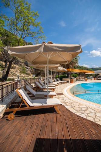 Riviera Perdika Hotel in Karavostasi