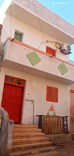 هاي موود in 센터 주변