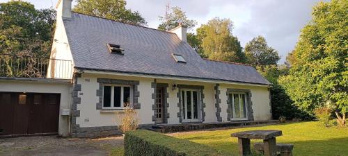 Maison dans îlot de verdure - Location saisonnière - Languidic