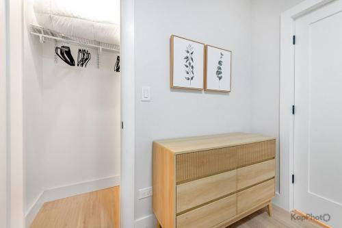 Modern 2BR Apartment with Free Parking in Avondale in Logan Square