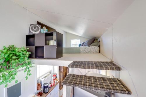 11 Mi to Heavenly Resort: Pet-Friendly Tiny Home in Minden (NV)