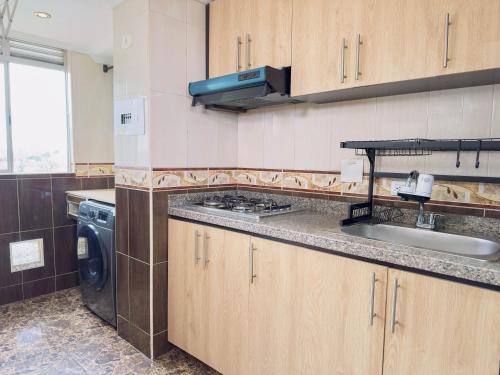 Suba Pinar-piso 7 con ascensor-WiFi 450 mbps-Lavadora Secadora in North West (Residential Area)