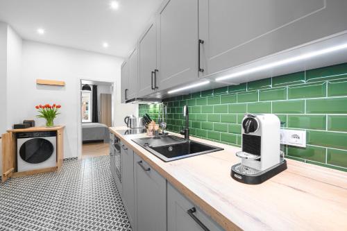 The Rother - Group Flat in Central Berlin, Family-Friendly, 2BR, 2- 4 Guests, Берлин (фото 9)