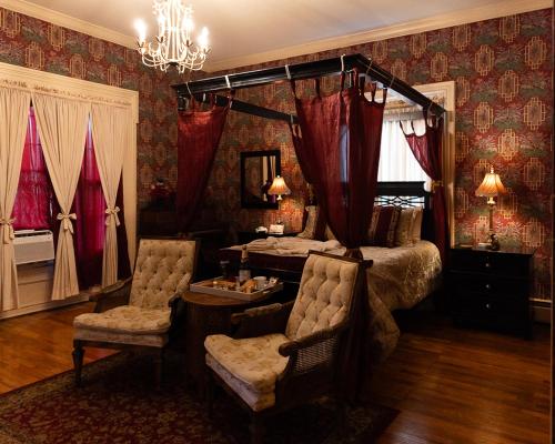 Silver Heart Inn & Cottages