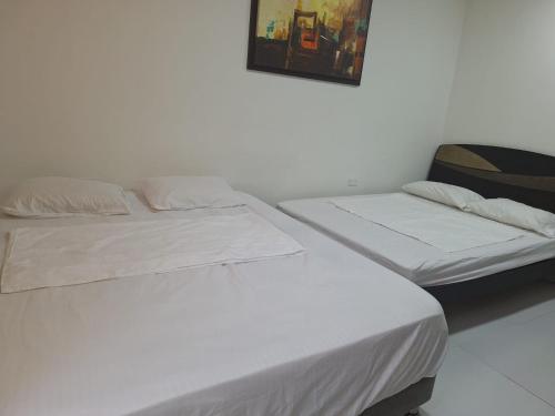 Amplia habitación independiente a 2 cuadras de la playa y el aeropuerto