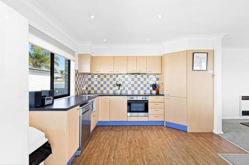 45 Hillside Cres Beach House in Kianga