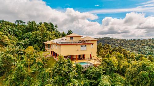 Rainforest Retreat Toro Views