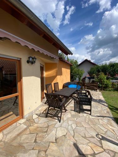 Ferienhaus am Waldrand Village Holiday home in 山區博本海姆