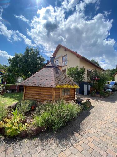 Ferienhaus am Waldrand Village Holiday home in 山區博本海姆