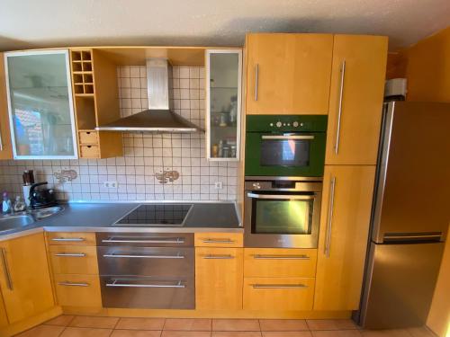 Ferienhaus am Waldrand Village Holiday home in 山區博本海姆