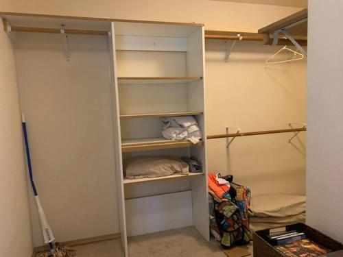 Cedar River 1 BR in 4 BR HOUSE