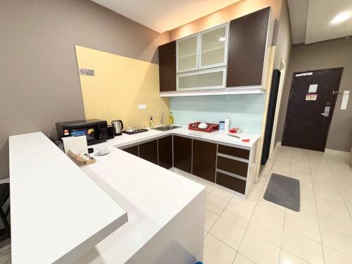 Cempaka Apartment 2Queen 4Pax  5 - image 10