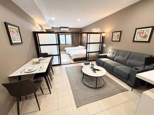 Cempaka Apartment 2Queen 4Pax  5 - image 8