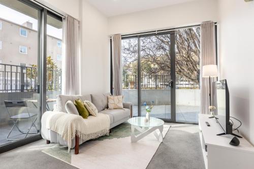 Közös társalgó / TV, Sunny Lyneham Stay, Courtyard, Gym n Parking in Lyneham