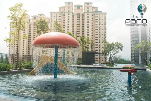 NETFLIX-City View Studio Sky pool & Free parking - image 11