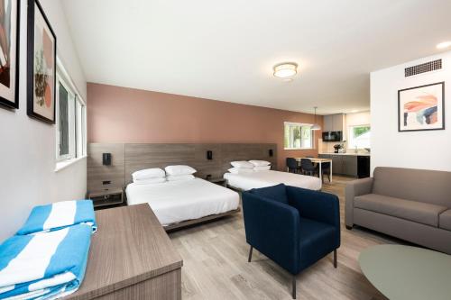 Rolo Beach Hotel near Bonnet House Museum & Gardens