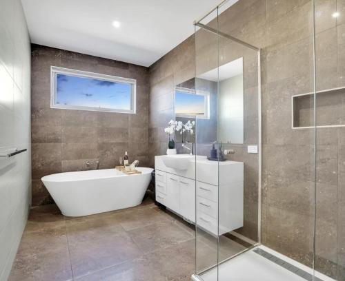 Lakeview Luxury in 卡羅林斯溫泉