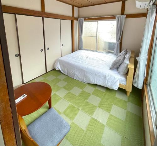 6 Min Walk from Aoto Station, Direct Access to Narita, Haneda Airports, Old house with modern renovation,