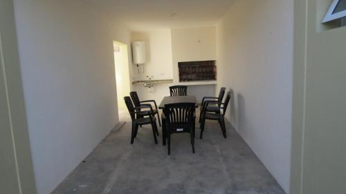 2 bedrooms, 5 beds