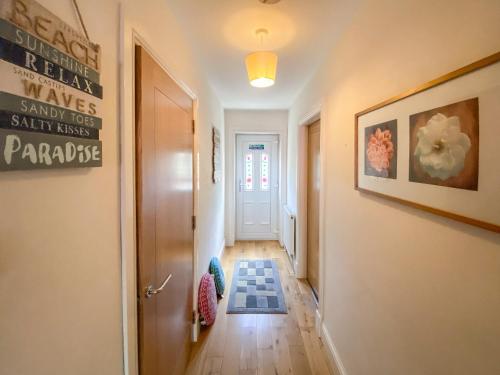 A szálláshely kívülről, Largs Brisbane Cottage in Largs városközpont