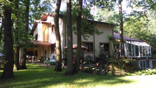 Foto 1: Villa Podkowa