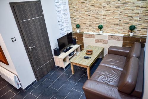 Corvin Point Rooms and Apartments - image 7