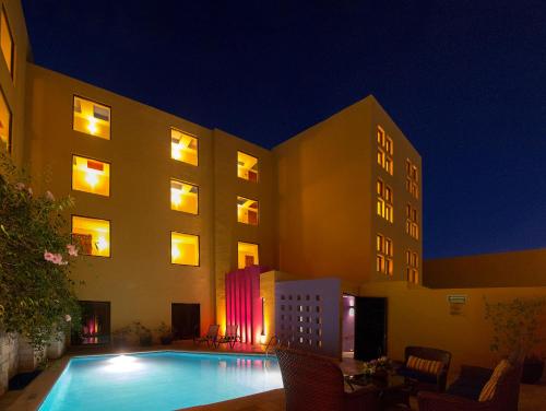 ทัศนียภาพภายนอกโรงแรม, Hotel Plaza Colonial in กัมเปเช