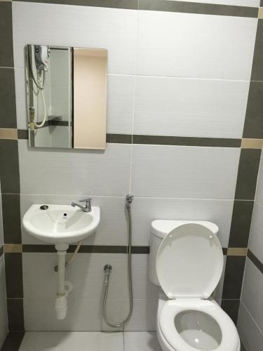 Bathroom, Ipoh Road Hotel in Sentul