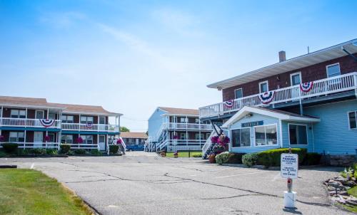 The Inn Between the Beaches – York Beach, ME