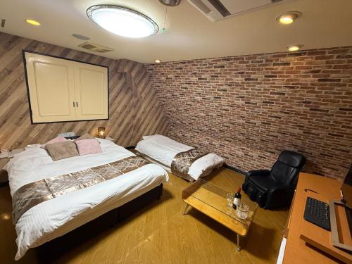 room detail thumbnail 1