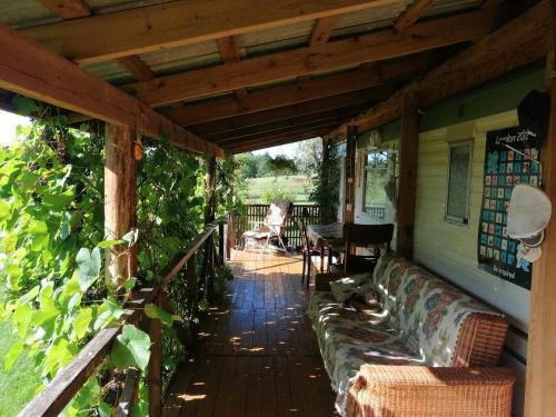 Medumi Lake Caravan in Medumi