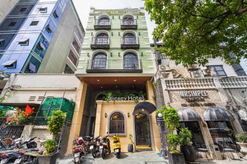 Widok z zewnątrz, Nicecy Hotel - Truong Quyen near Jade Emperor Pagoda