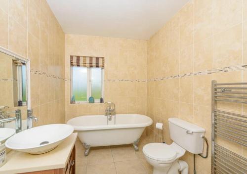 ห้องน้ำ, Ardsallagh, countryside retreat outside Youghal in ยอล