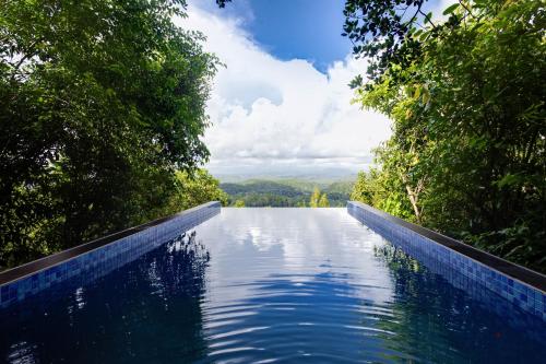 สระว่ายน้ำ, Manarala Villa in กาลูทารา