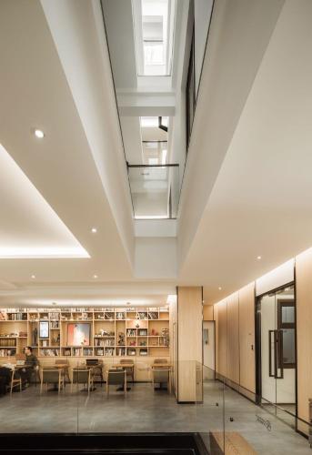 WeLight Hotel in Back Lakes (Hou Hai)