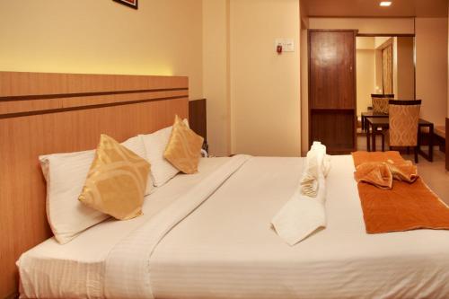 VEGAS RESIDENCY – Kalyan, KY