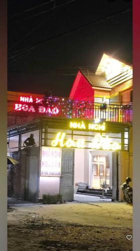 ทัศนียภาพภายนอกโรงแรม, Nhà Nghỉ Hoa Đào  in ทวนอัน