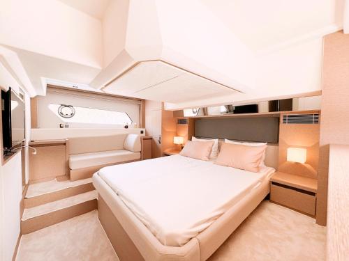 Luxury Yacht Ha Long Bay - Vietyacht Club