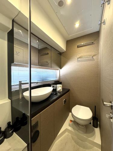 Luxury Yacht Ha Long Bay - Vietyacht Club - 샤워실