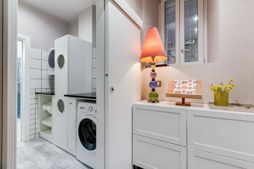 LuxurySistersHouse 2 min Colosseum, Roma (foto 2)