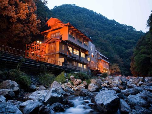 摂津峡花の里温泉 旅館山水館
