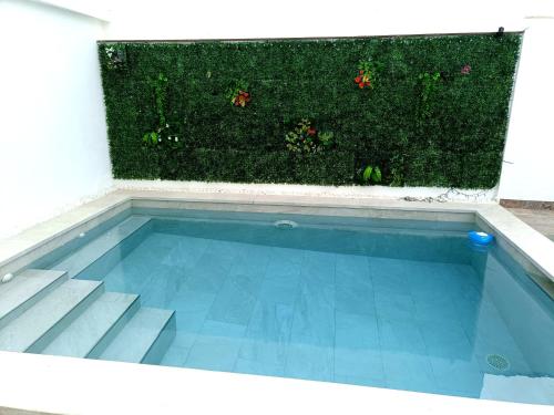 Peldbaseins, Casita del Olivo in La Victoria