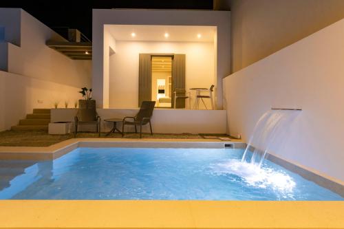 Cycladic Suites - Monastiri beach