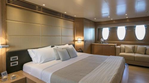 Luxury Yacht RINI V, Atenas (foto 10)