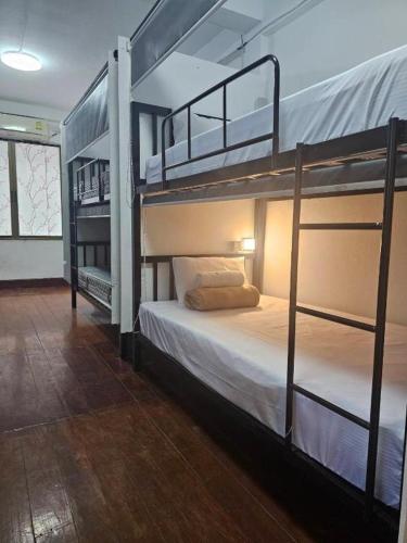 BED at 18 Asoke near สถานีรถไฟฟ้าใต้ดินศูนย์การประชุมแห่งชาติสิริกิติ์