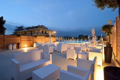 Úszómedence, Hotel Ristorante Dante in Külváros